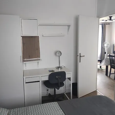 Le Jules Guesde 3ch Traversant, Metro D Parilly, Place De Parking