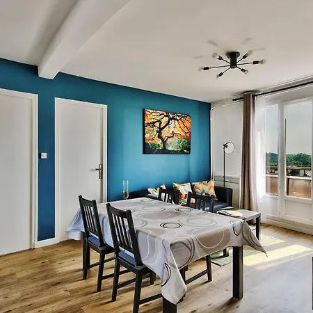 Apartament Le Jules Guesde 3ch Traversant, Metro D Parilly, Place De Parking Vénissieux